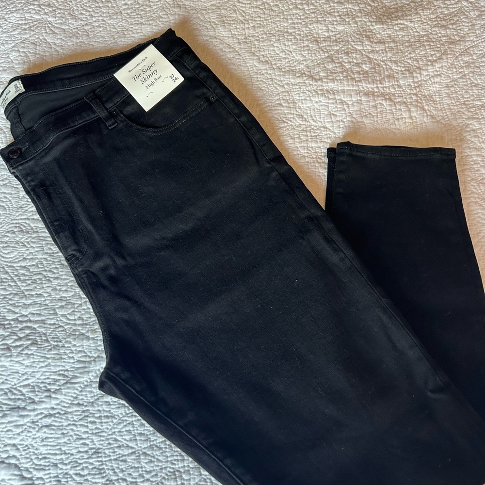 Abercrombie “The Super Skinny” High Rise Black Jeans in size  37L (24w long)